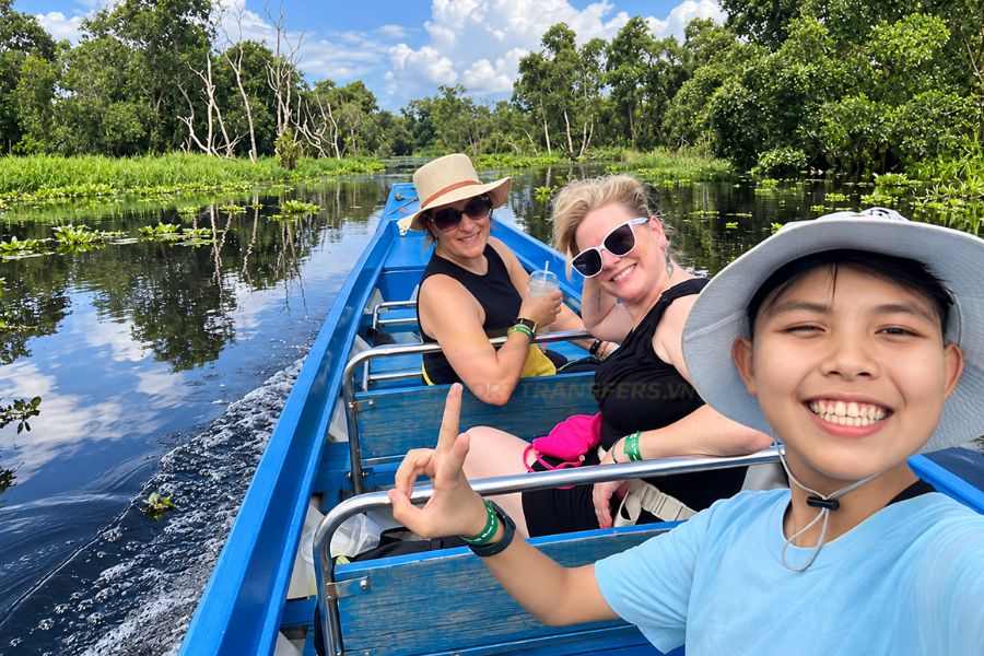 Travel distance and journey time vary considerably between My Tho, Ben Tre, Can Tho and Chau Doc