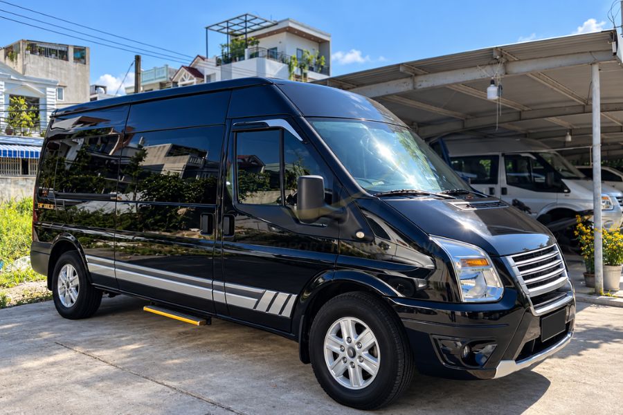 Choose the right vehicle for private car transfer from HCMC to Long Hai and luggage needs